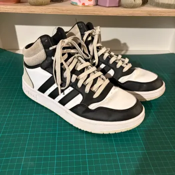 Baskets Adidas • noir & blanc • 41 1/2🌿