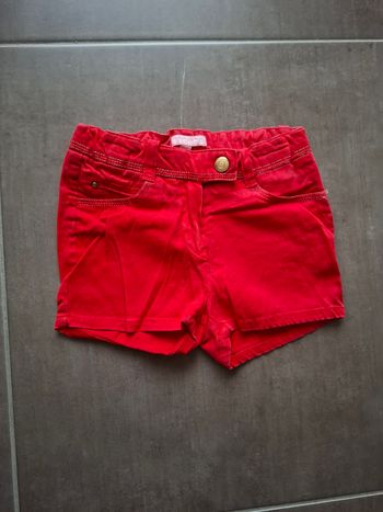 Short rouge