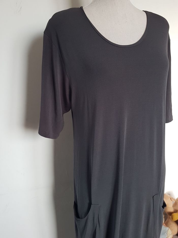 Robe longue grise stretch, légèrement transparente. Hopsack. T42, 45cm aux aisselles, 133cm de haut. - photo numéro 2