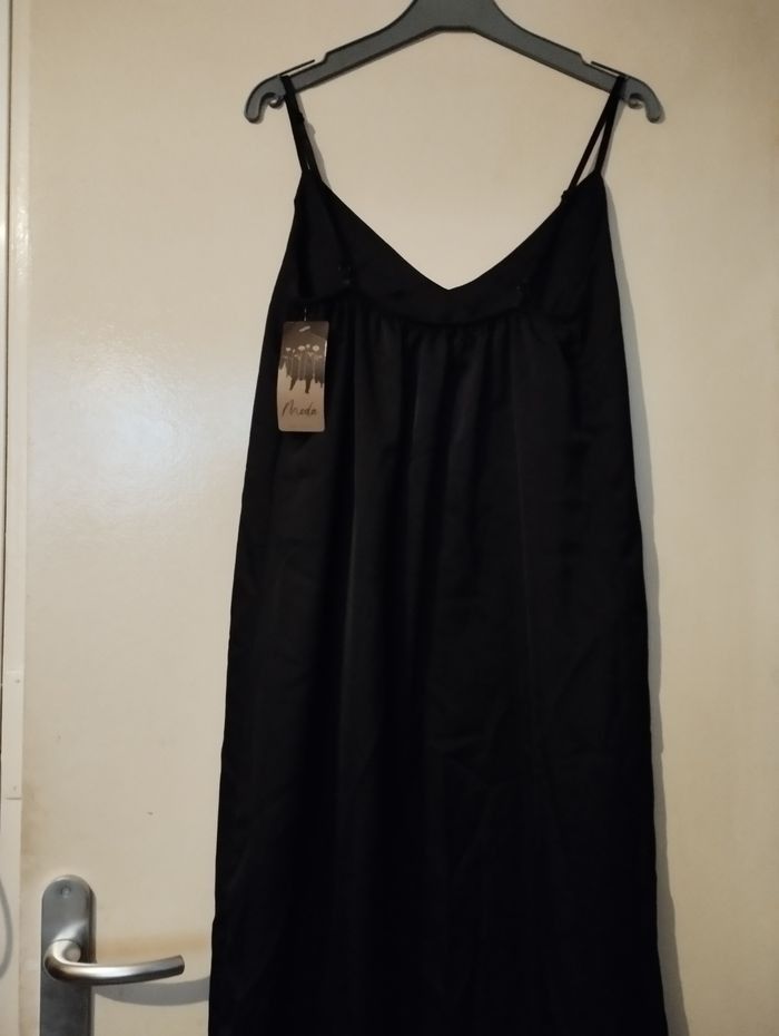 Robe longue noire - photo numéro 3