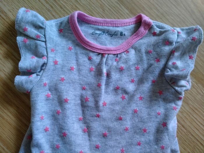 Jolie petite robe grise avec des étoiles roses ⭐Bougli Bougla. Bébé 6 mois - photo numéro 2