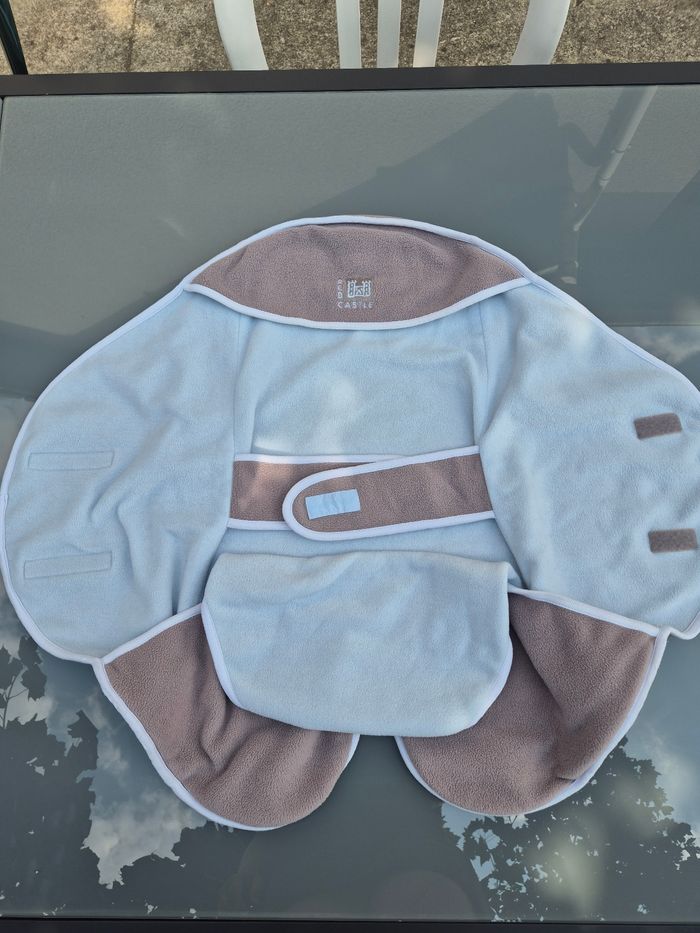 Lot de vêtements naissance et 1 mois - photo numéro 11