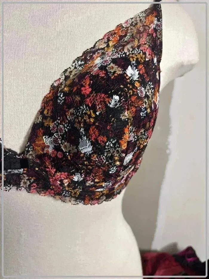 Magnifique  soutient  gorge  colorée  taille 95d  marque  gemo - photo numéro 6