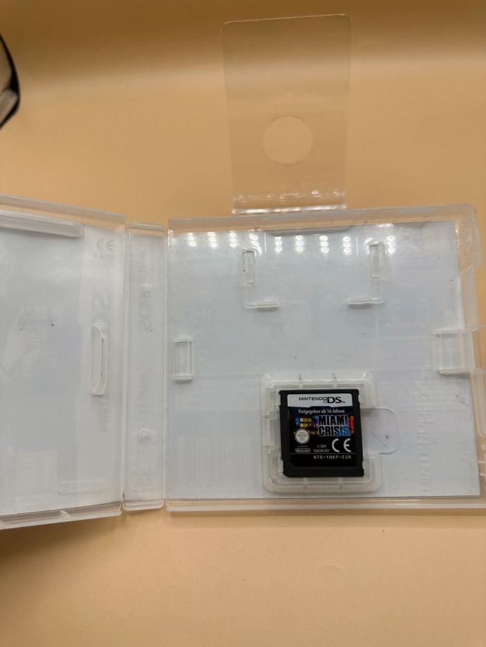 Miami Crisis Nintendo DS - photo numéro 3