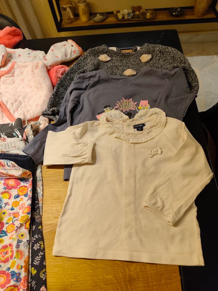 Lot de vêtements pour bébé age 12 mois - photo numéro 2