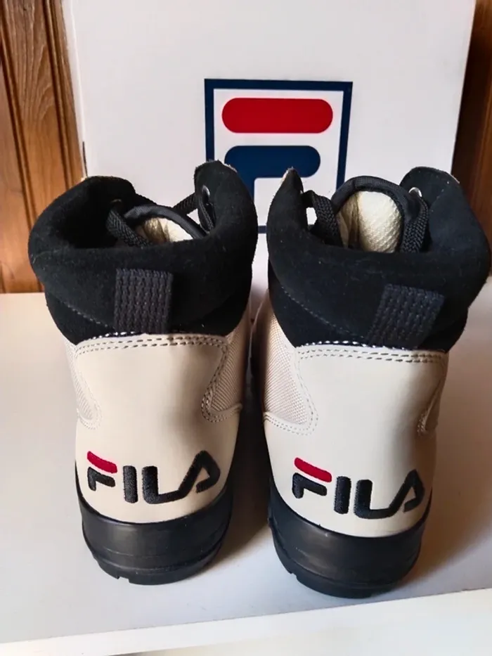 Superbe paire de chaussures de randonnée de marque Fila femme pointure 41 - photo numéro 6
