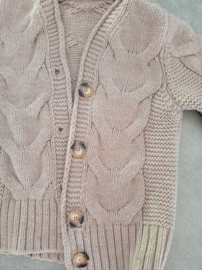 gros gilet en maille torsadé  laine beige  neuf - photo numéro 3