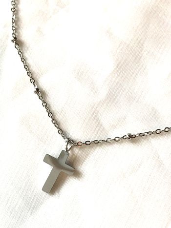 Collier Pendentif Petite Croix Mini Perles Chaîne Religion Bijou Argenté Fantaisie Hommes Femmes