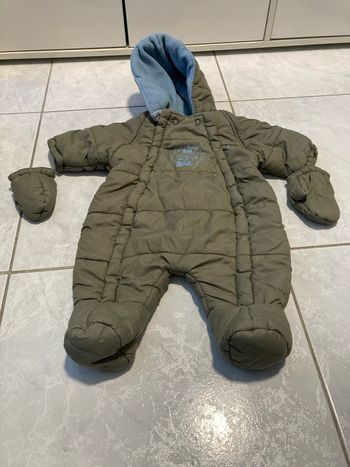 Combinaison taille 6 mois