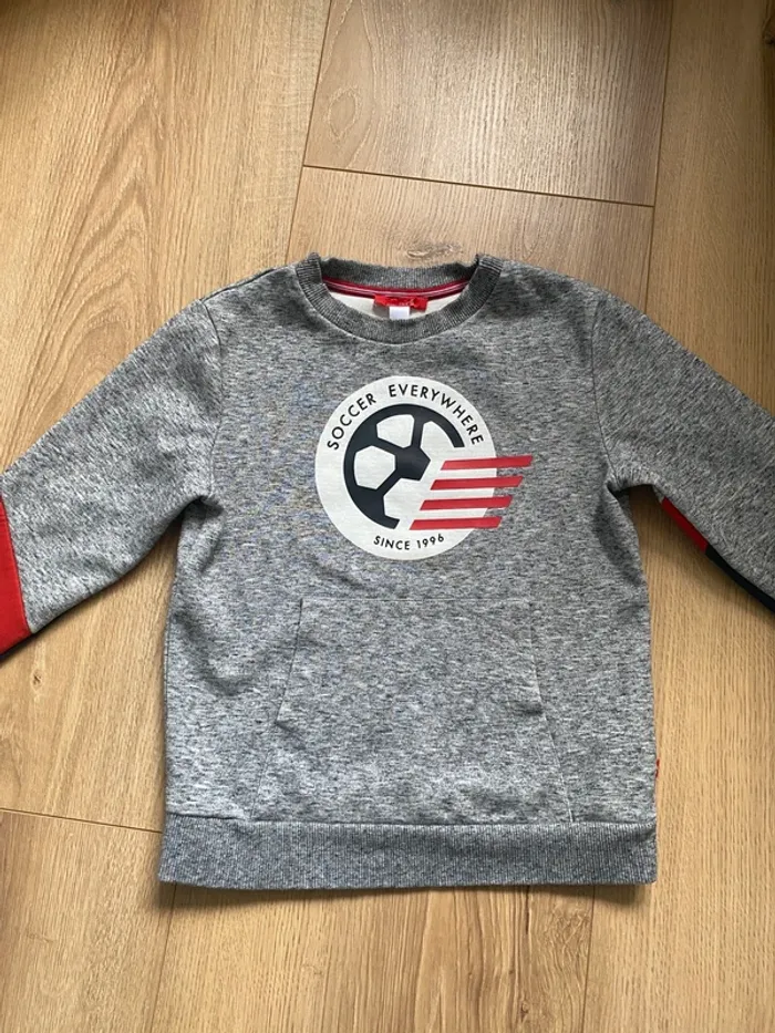 Pull sweat motif football 8 ans