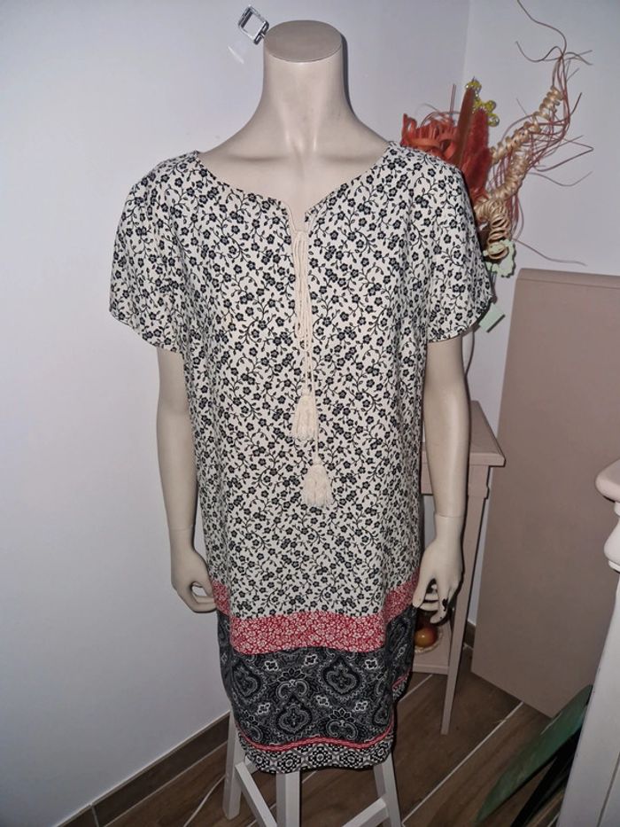 👗 Robe droite - photo numéro 2
