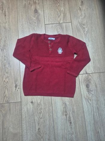 Pull gémo bordeaux motif "pingouin" col Tunisien 4 ans en parfait état
