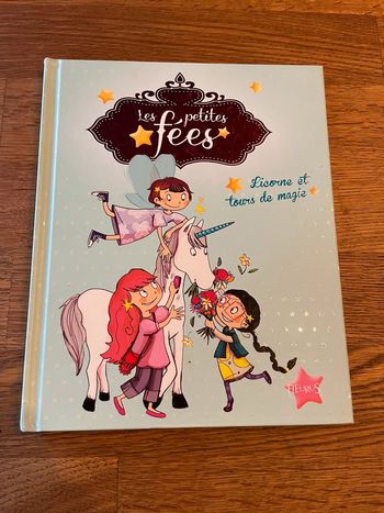 Livre les petites fées Licorne et tours de magie