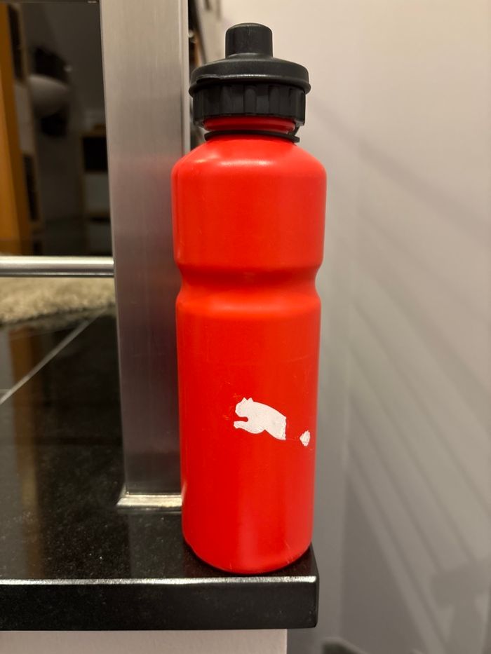 Gourde rouge Puma - photo numéro 1
