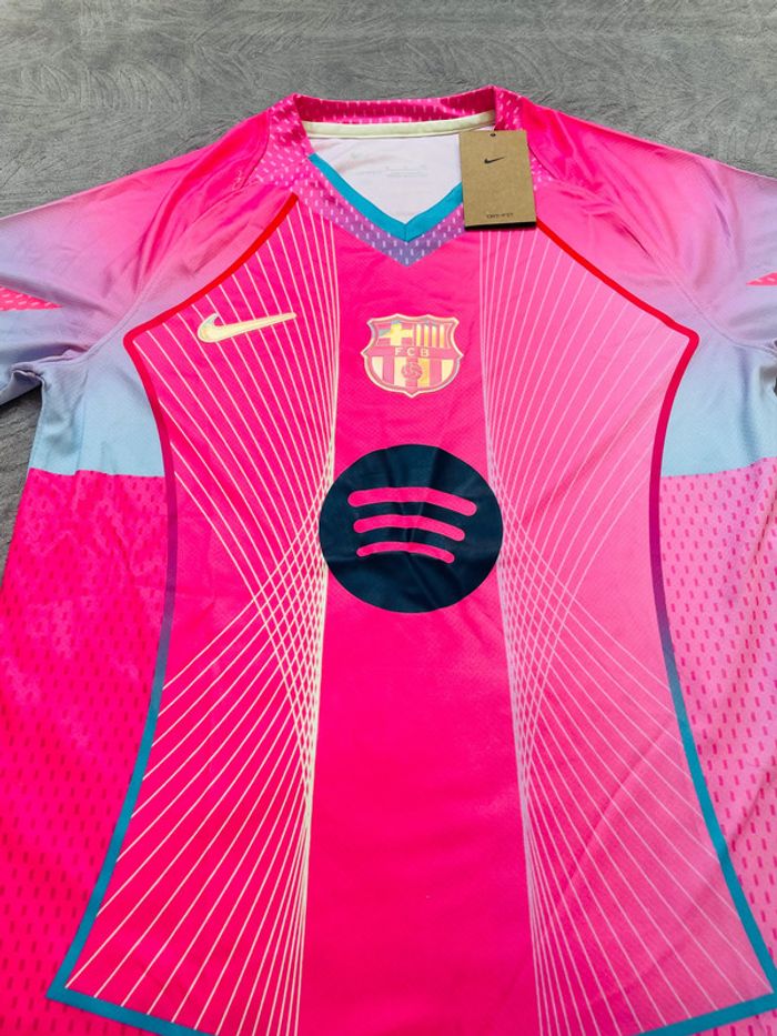 Maillot concept foot Barça rose taille S - photo numéro 4