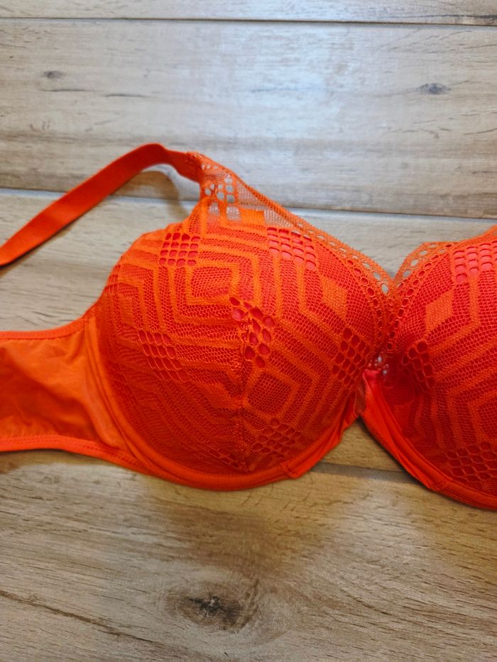 Soutien gorge taille 90 E - photo numéro 2