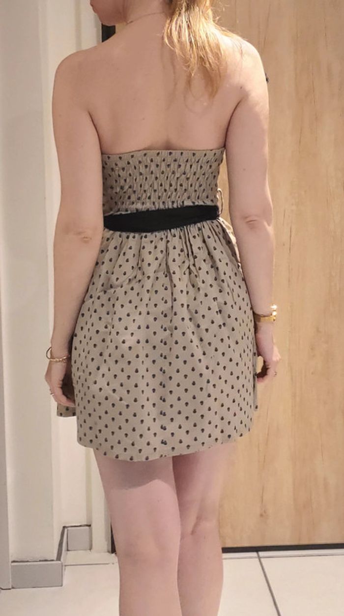 Jolie robe d'été patineuse sans bretelles beige - photo numéro 5