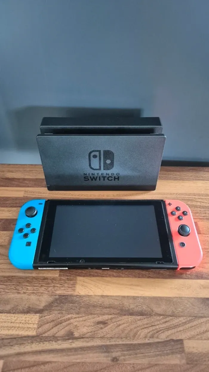 Console Nintendo switch - photo numéro 3