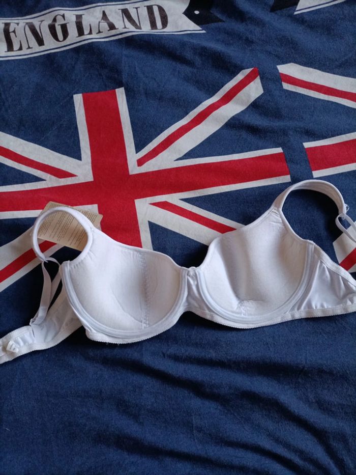 Soutien gorge blanc - photo numéro 2