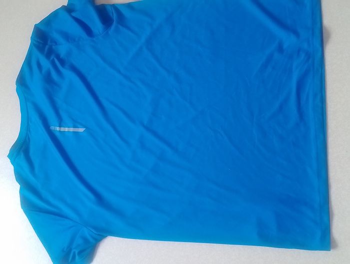 T shirt bleu - photo numéro 5