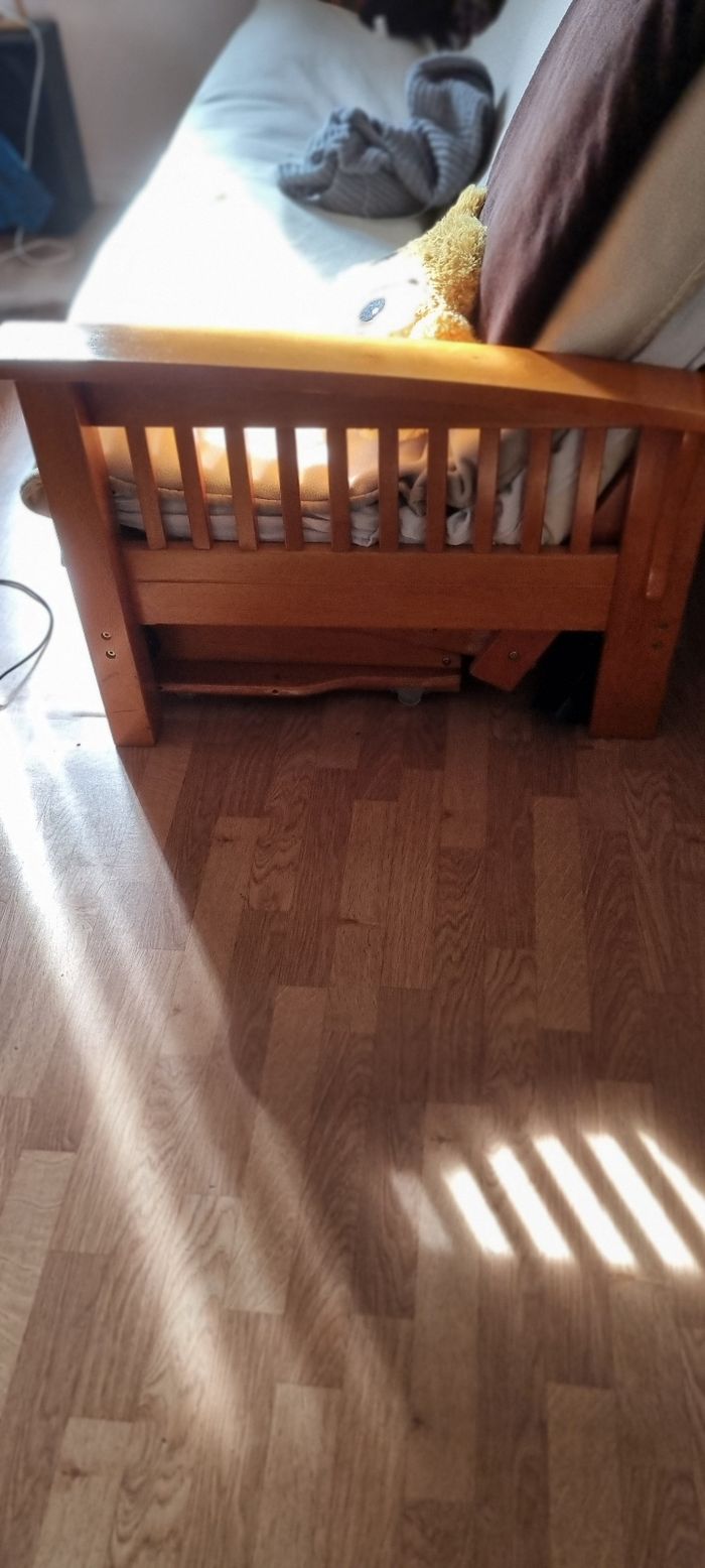 Canapé convertible 3 places en bois massif - photo numéro 3