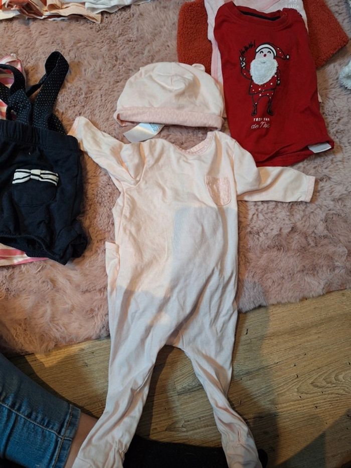 Lot vetement bébé fille 6 mois - photo numéro 4