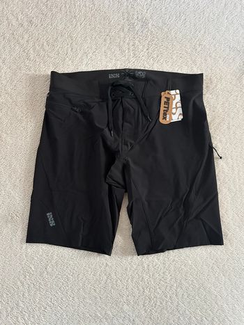 Short IXS