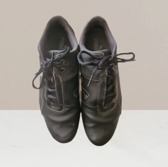 Magnifique baskets noir en cuir souple - Puma - Taille 43