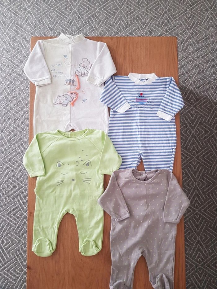 Lot 4 pyjamas grenouillères bébé 3 mois