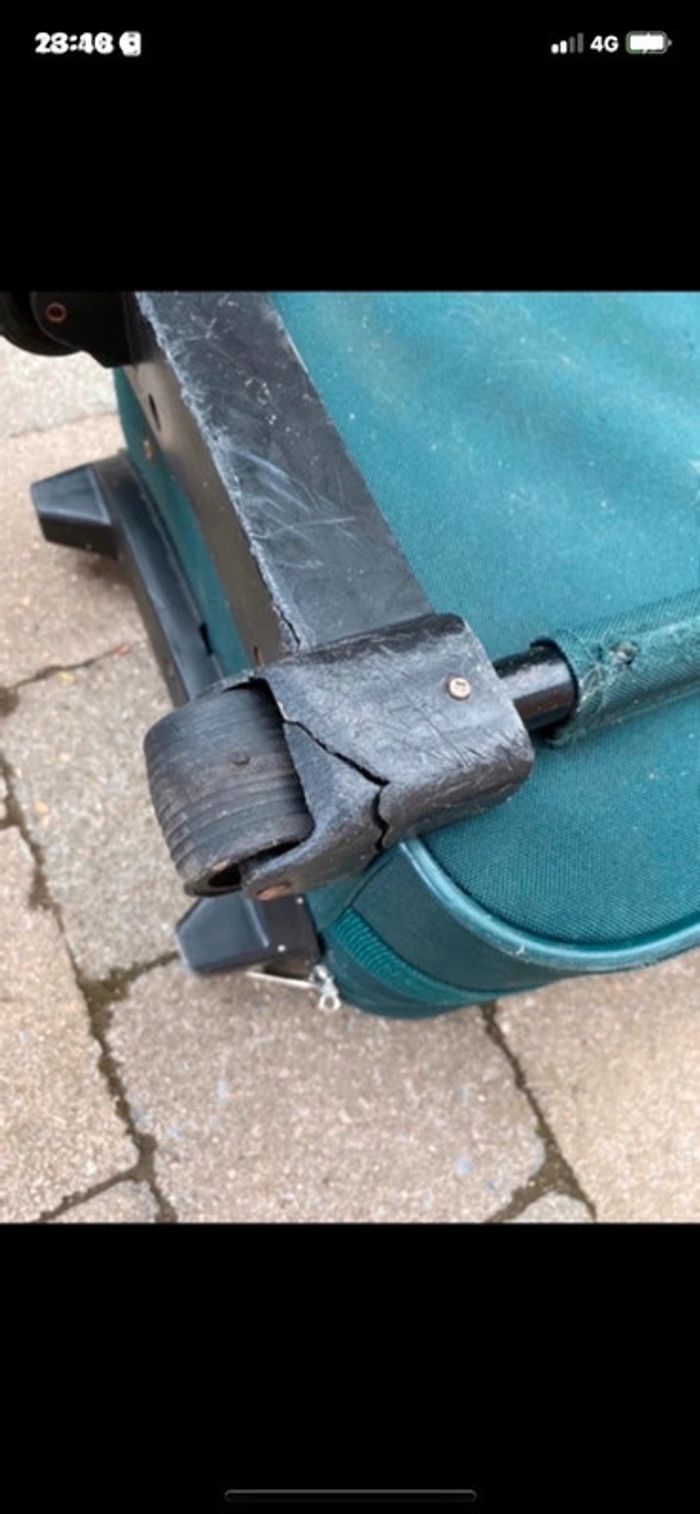 Petite valise à roulettes verte - photo numéro 5