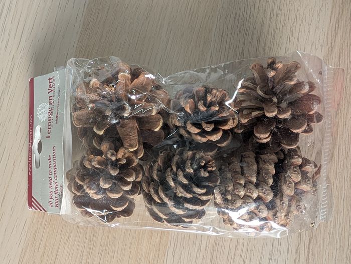 Lot de 6 pomme de pin naturels taille 3-5 cm neuf - photo numéro 2