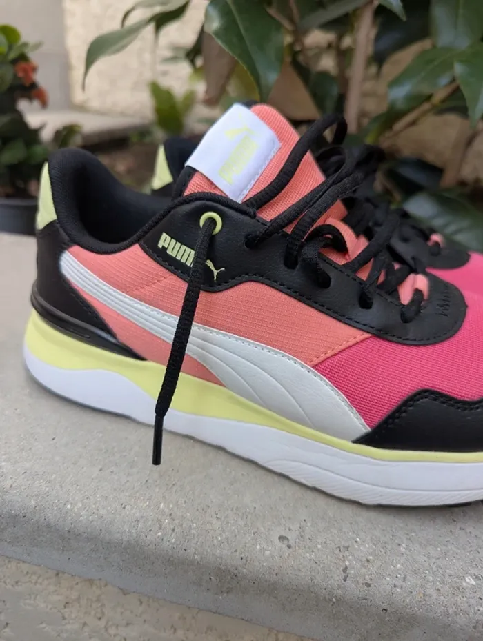 Baskets Chaussures femme PUMA R78 Voyage taille 39 - photo numéro 10
