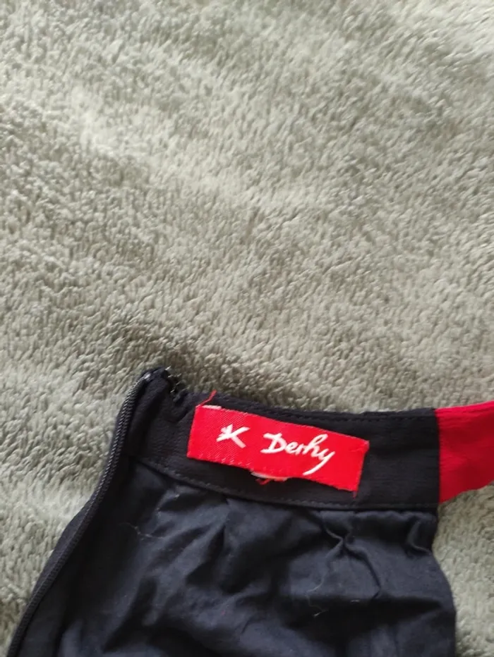 Robe noire et rouge derby - photo numéro 11