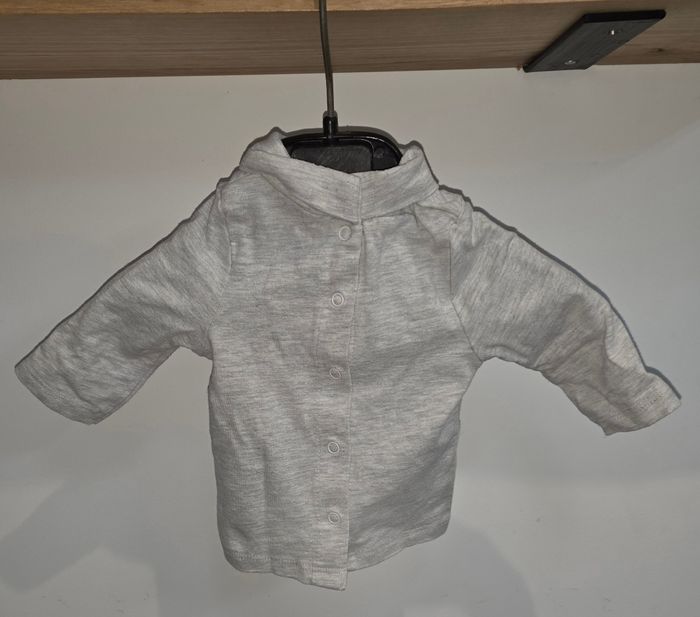 Sous pull gris ML 1 mois - photo numéro 2