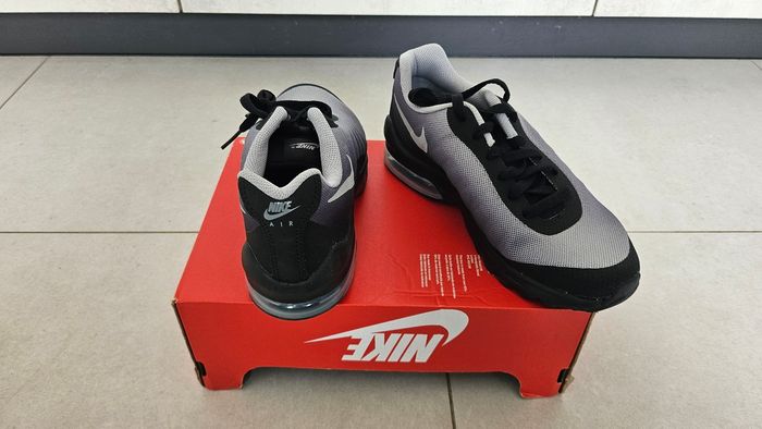Nike Air Max Invigor - photo numéro 2