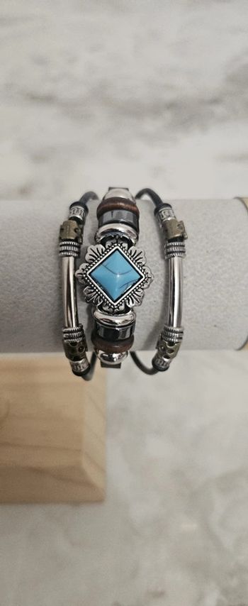 Bracelet en cuir neuf