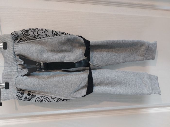 survêtement jogging gris et noir 4 ans - photo numéro 4