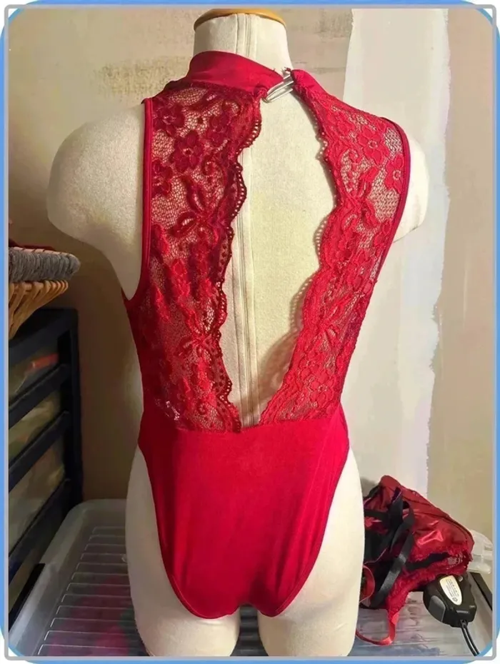 Tres  jolie Body  taille  42 neuf - photo numéro 5