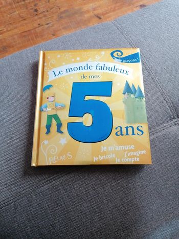 Livre le monde fabuleux de mes 5 ans pour les garçons