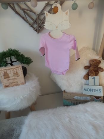 Jolie bodie rose manche longue fraise bébé fille 56cm 