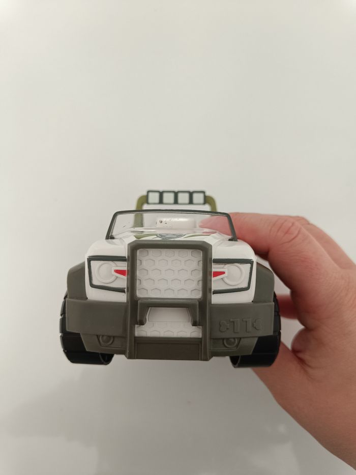 Véhicule Tracker - photo numéro 7