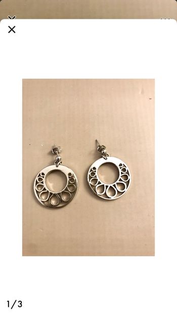 Boucle d’oreille argentée