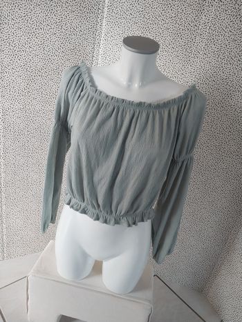 Haut Bershka vert sauge – épaules dénudées – Taille L