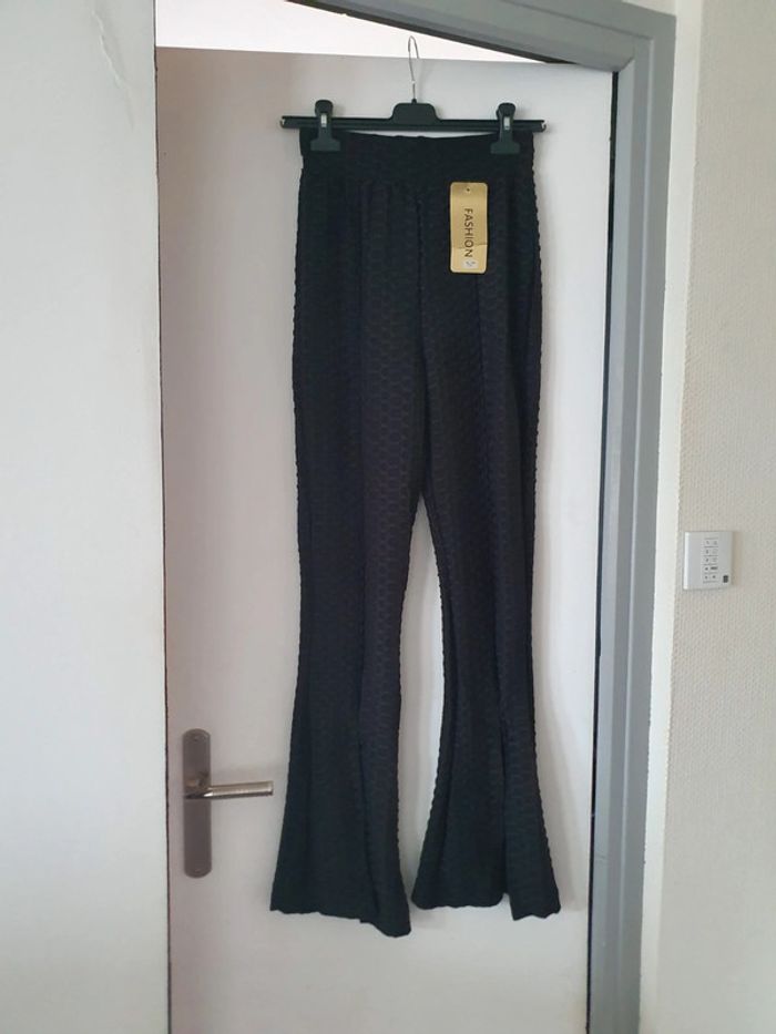 Pantalon évasé Neuf taille S/M - photo numéro 7