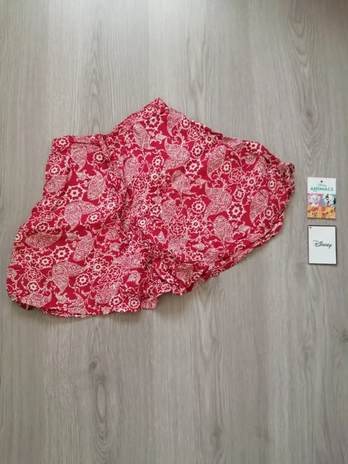Short large fille rouge motifs fleuris / basic one / (8 ans)