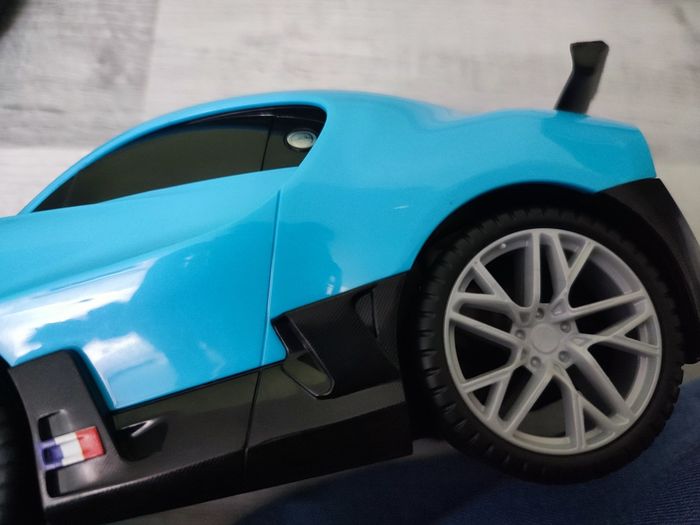 Voiture télécommandée avec volant - photo numéro 10