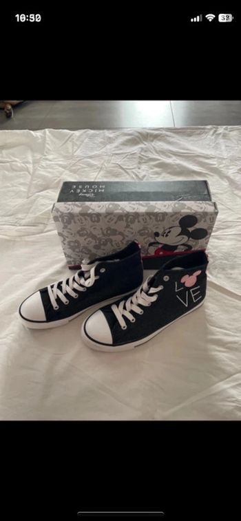 Basket Mickey taille 38