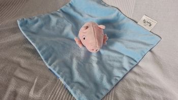 Doudou plat peppa pig bleu