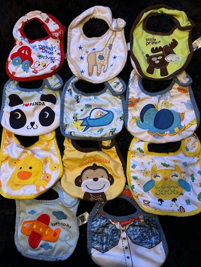 Lot de 11 bavoirs - photo numéro 2