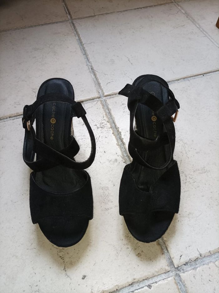 Sandales compensées femme noire - photo numéro 7